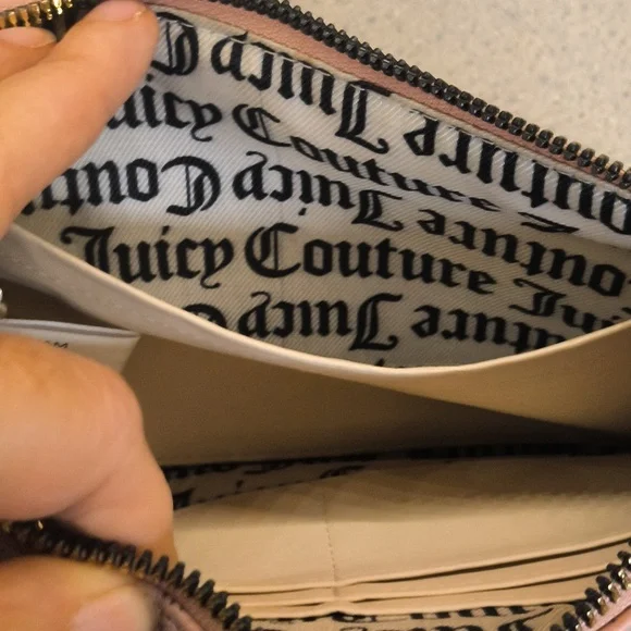 Juicy Couture Brand Light Pink Wristlet-NWOT - Picture 6 of 12